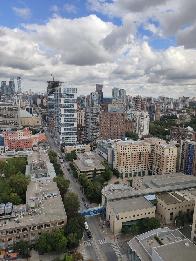 Toronto Metropolitan University-Daphne Cockwell Complex Residence Екстер'єр фото