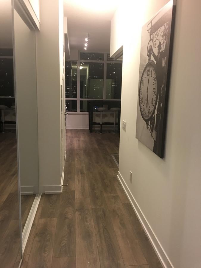 Toronto Metropolitan University-Daphne Cockwell Complex Residence Екстер'єр фото