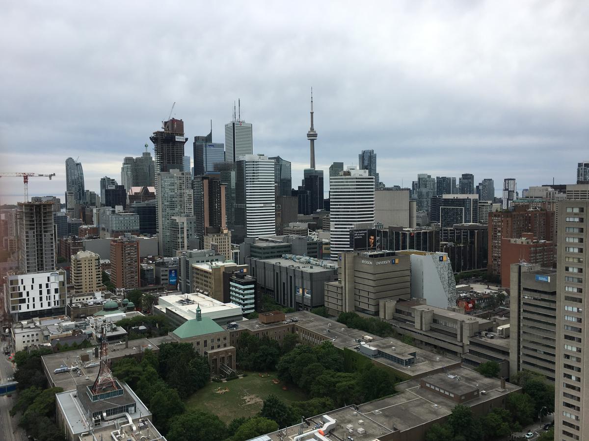 Toronto Metropolitan University-Daphne Cockwell Complex Residence Екстер'єр фото